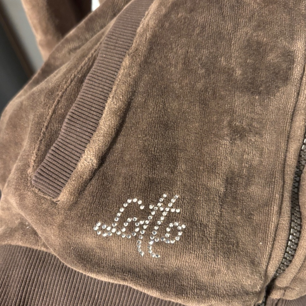 Y2K Brown Velvet Zip-Up Hoodie –  Detailed Vintage 2000s Style - Picture 4 of 5